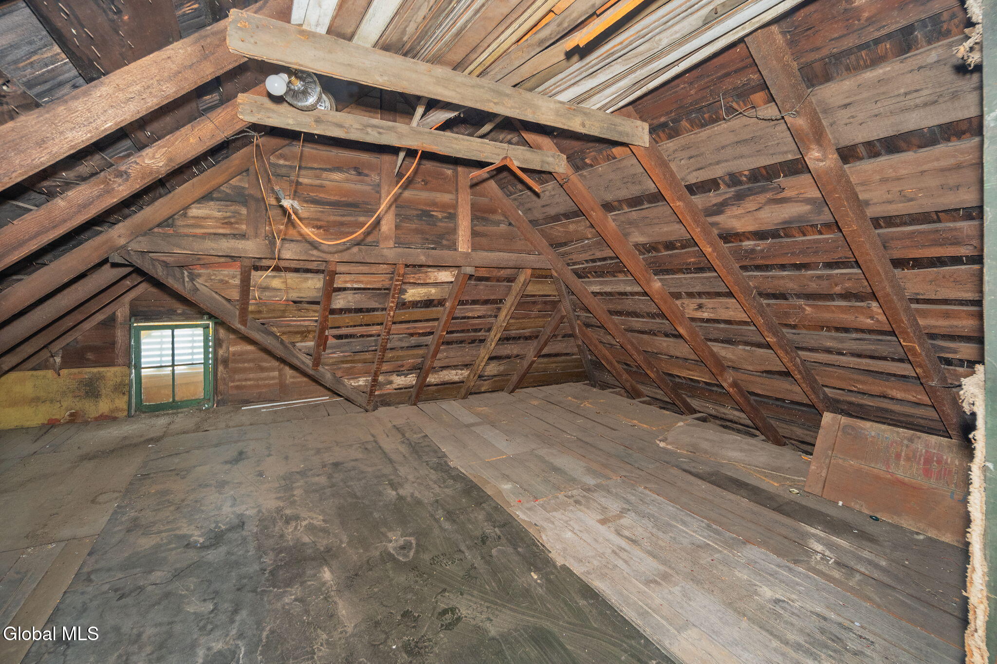 Schenectady, New York 12304, United States, 4 Bedrooms Bedrooms, ,2 BathroomsBathrooms,Residential,Active,241822