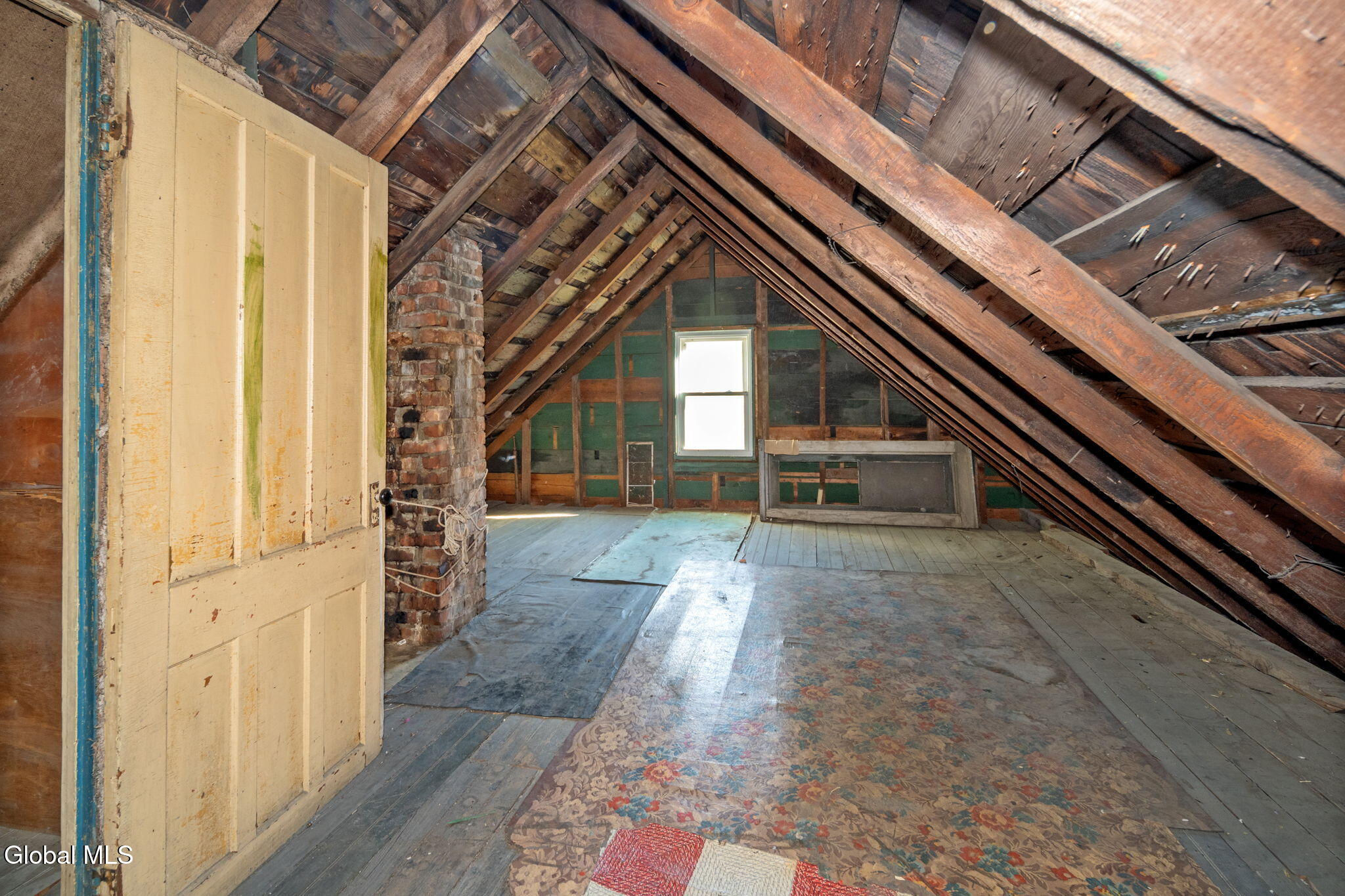 Schenectady, New York 12304, United States, 4 Bedrooms Bedrooms, ,2 BathroomsBathrooms,Residential,Active,241822