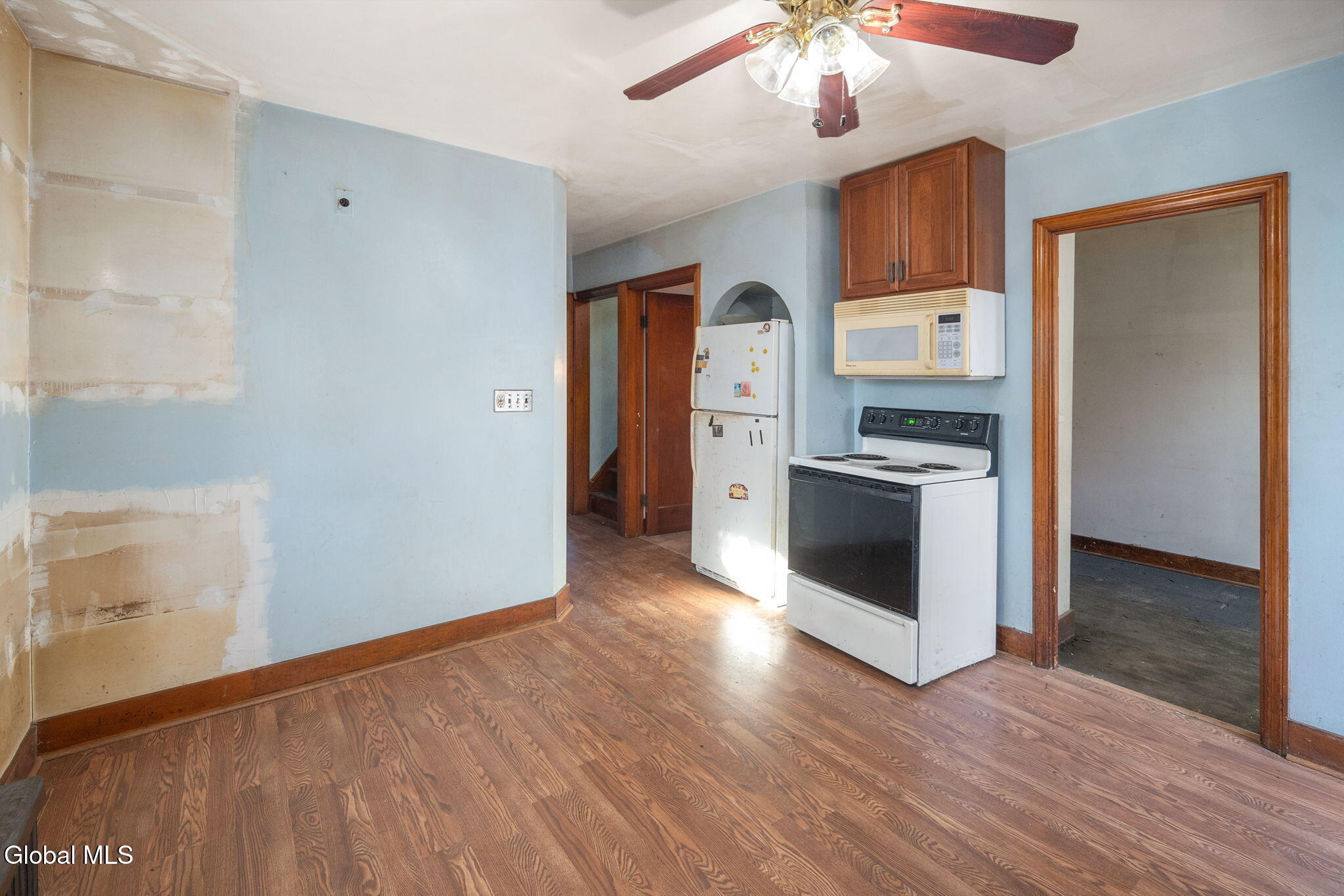 Schenectady, New York 12304, United States, 4 Bedrooms Bedrooms, ,2 BathroomsBathrooms,Residential,Active,241822