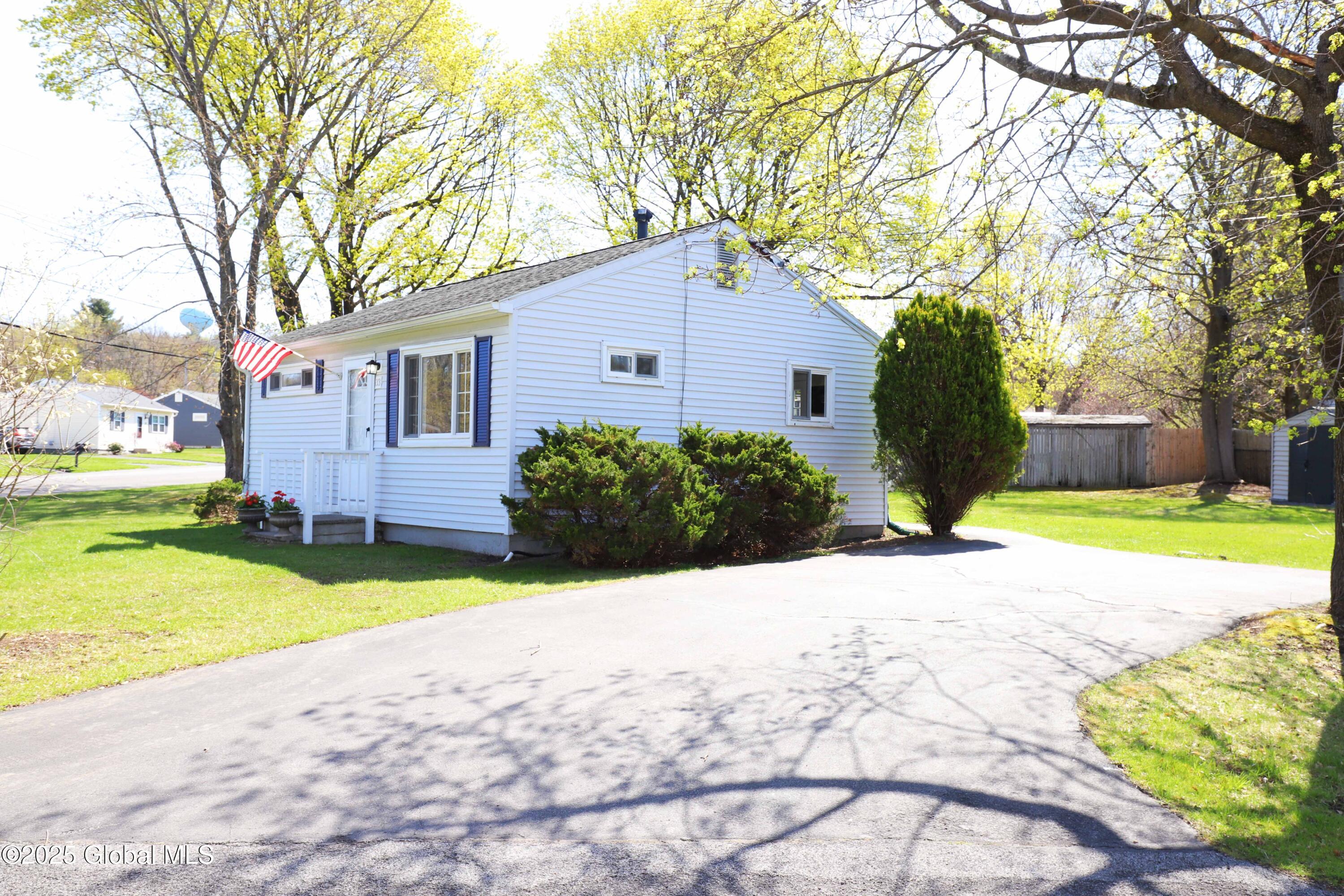 33 Plaske Drive, Colonie, New York image 5