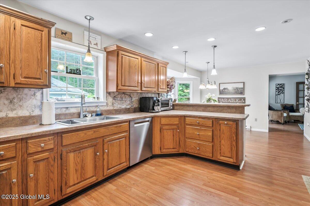 47 Luther Road Road, Saratoga Springs, New York image 5