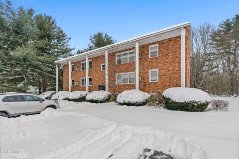 Photo of 11-21 Ashdown Road #15C, Clifton Park, NY 12019 (MLS # 202610774)