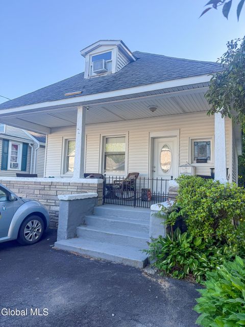 Homes For Sale - 10 Milton Street<br/> Colonie, NY 12205