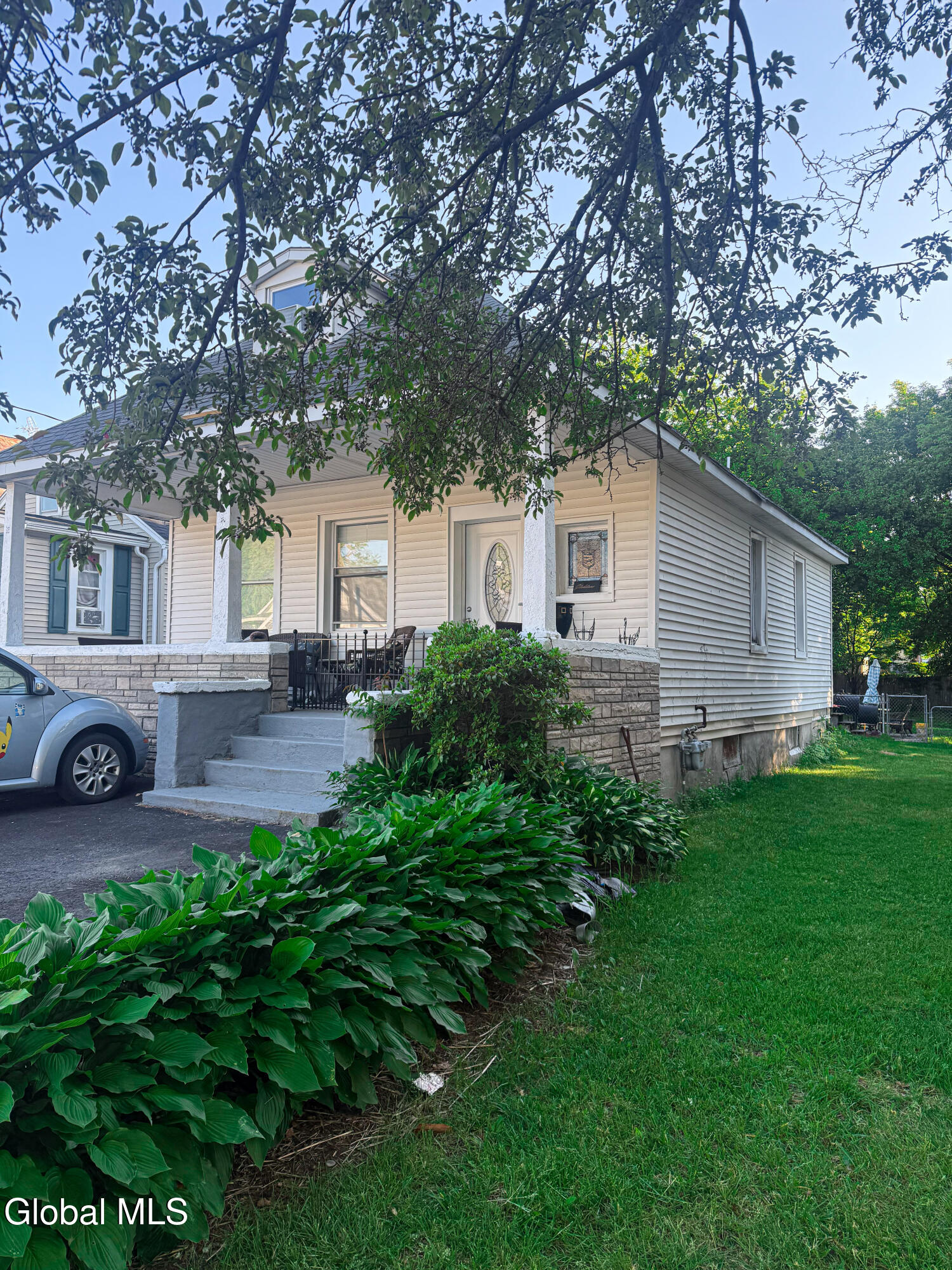 10 Milton Street