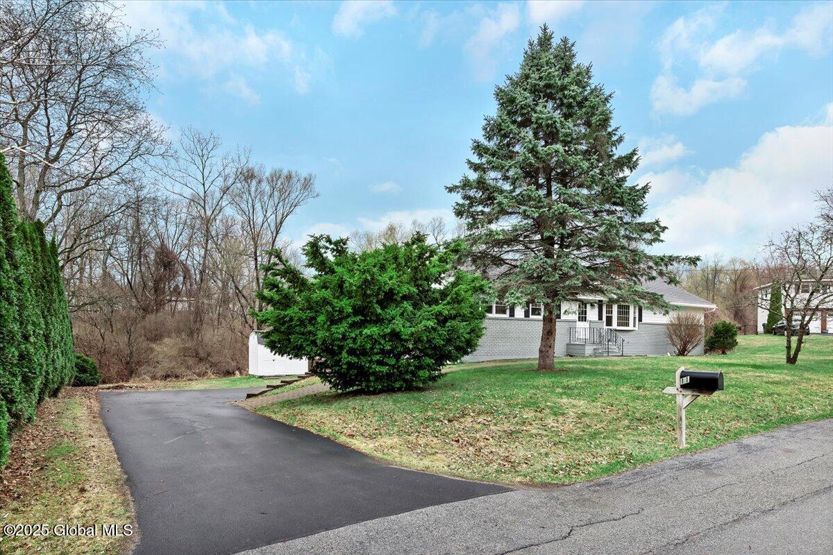 11 West Drive, Ballston Lake, New York image 4