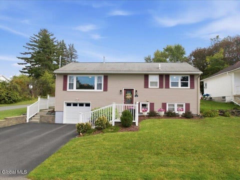 Homes For Sale - 112 Seneca Street<br/> Troy, NY 12180