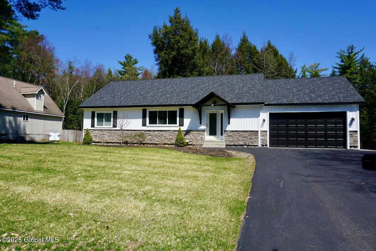 47 Locust Ridge Drive, Corinth, New York image 1