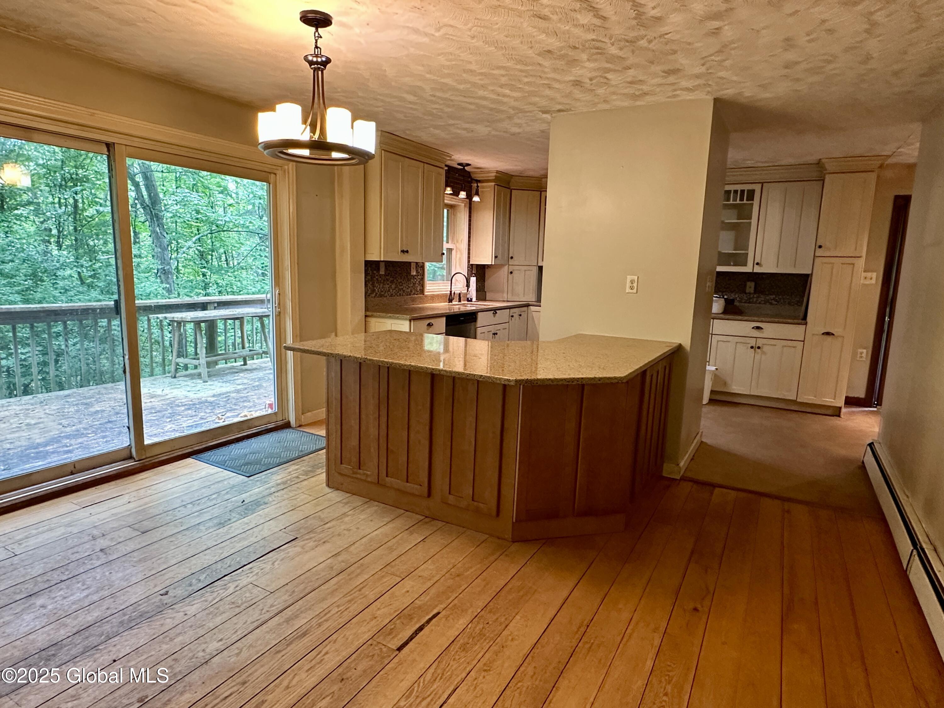 1037 Ledge Hill Road
