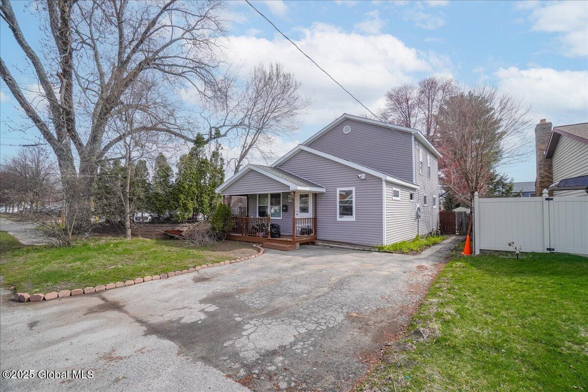 1726 Greenpoint Avenue, Schenectady, New York image 2