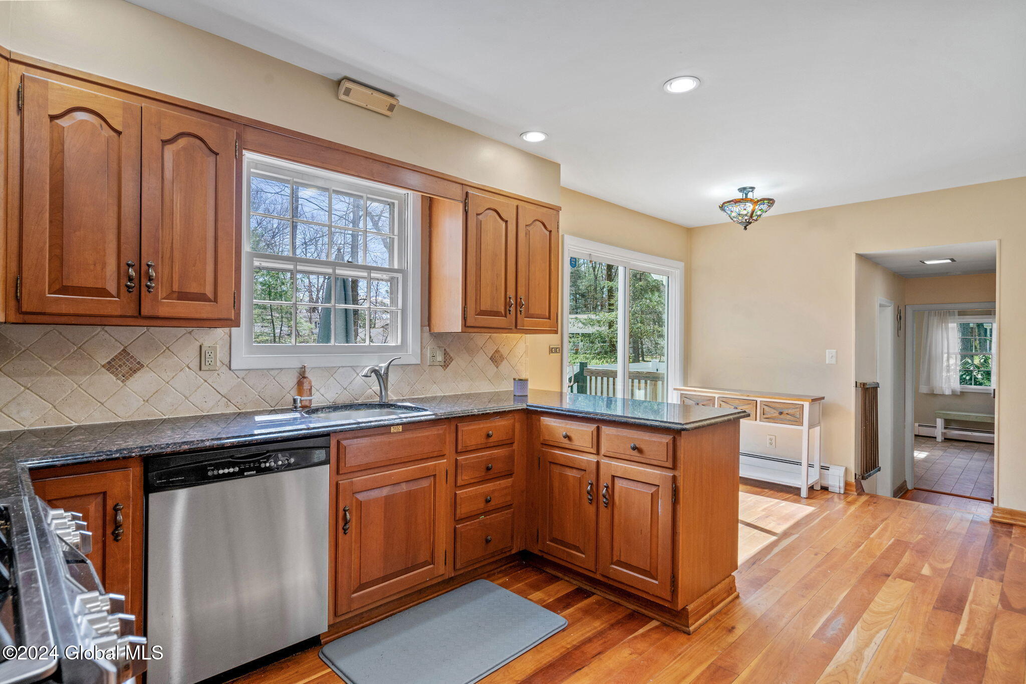 2 Hemlock Drive, Clifton Park, New York image 7