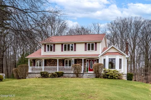 Photo of 42 Deer Run Hollow, Halfmoon, NY 12065 (MLS # 202615040)