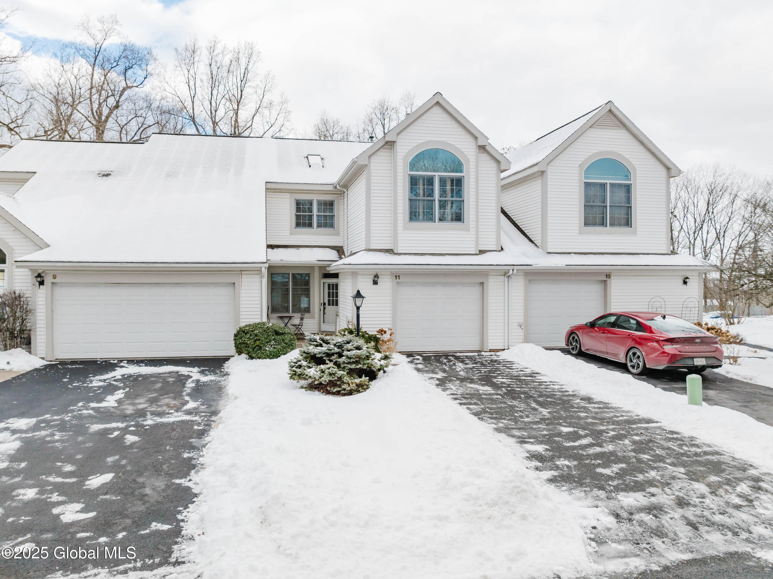 11 Malibu Hill, Rensselaer, New York image 3