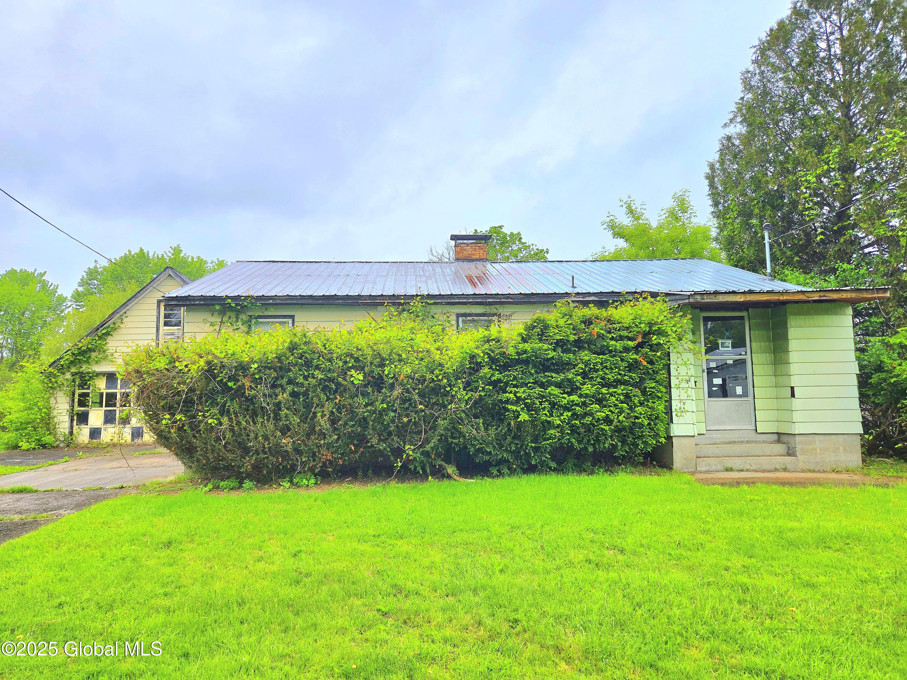 4 S East Avenue, Johnstown, New York image 1