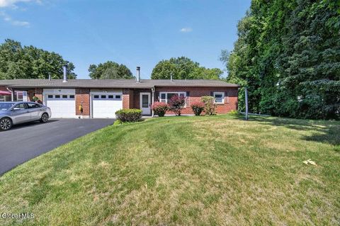 Homes For Sale - 2B Deer Creek Crk<br/> Clifton Park, NY 12065