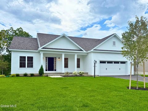 Photo of 10 Espen Place, Niskayuna, NY 12309 (MLS # 202611455)