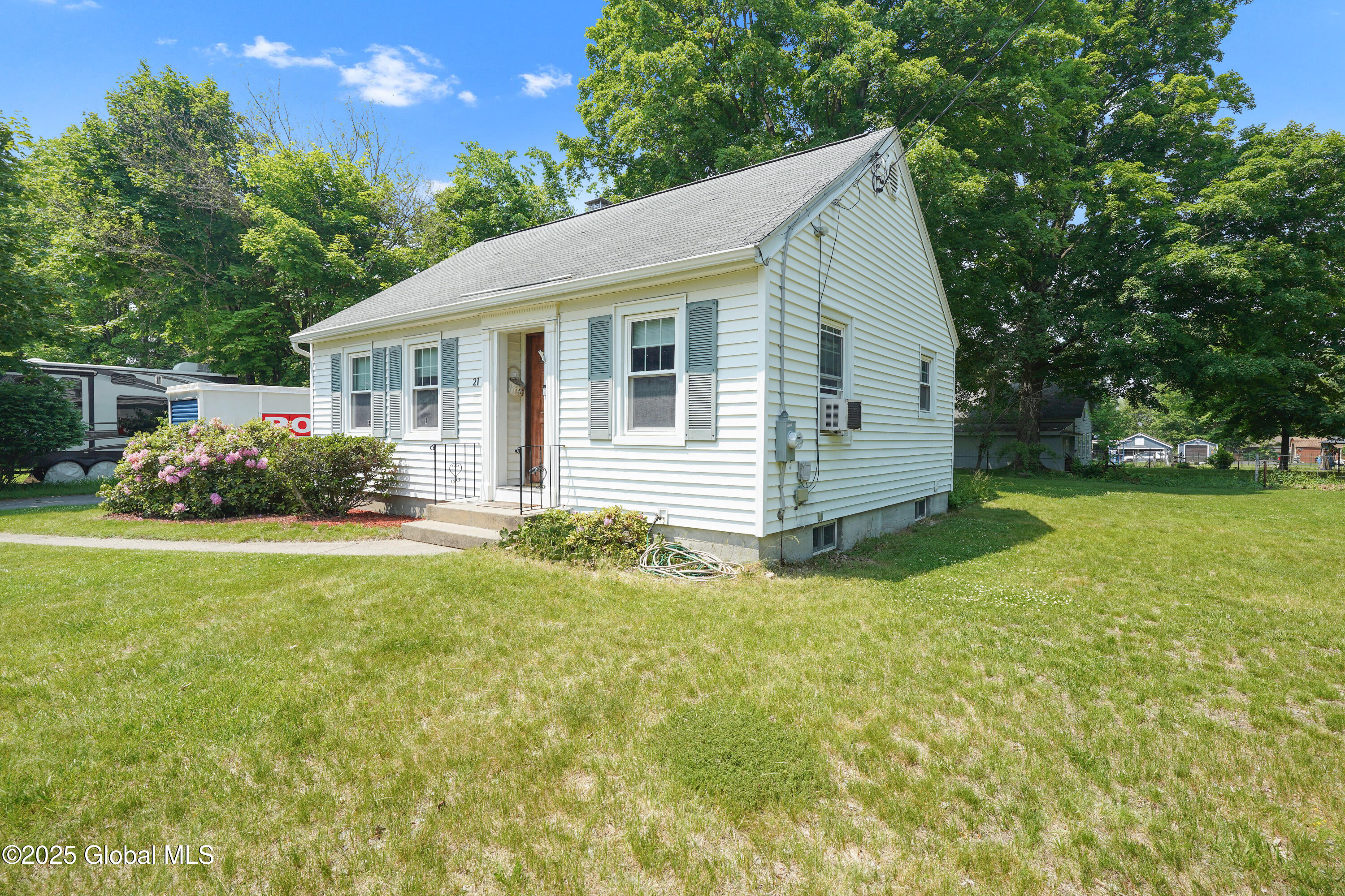 21 Lewis Street, Ballston Spa, New York image 3