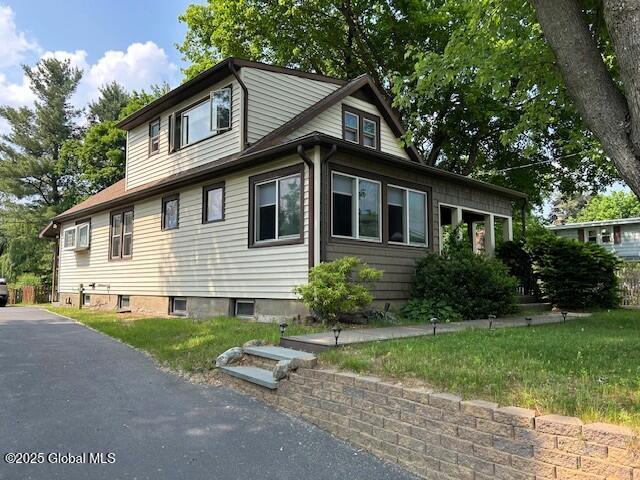 92 Fiddlers Lane, Latham, New York image 1