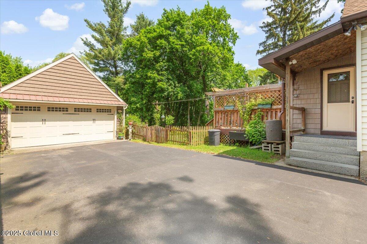 92 Fiddlers Lane, Latham, New York image 22