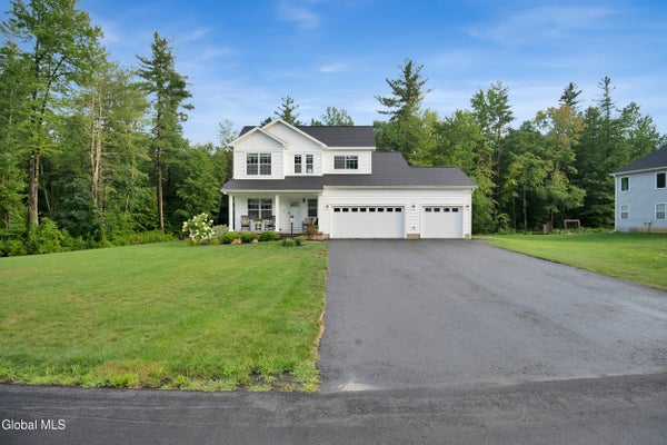 6 WINTERBERRY LN, MECHANICVILLE, NY 12118 - Image d327aff43660048a005fce4e0210a7bd/3562844377