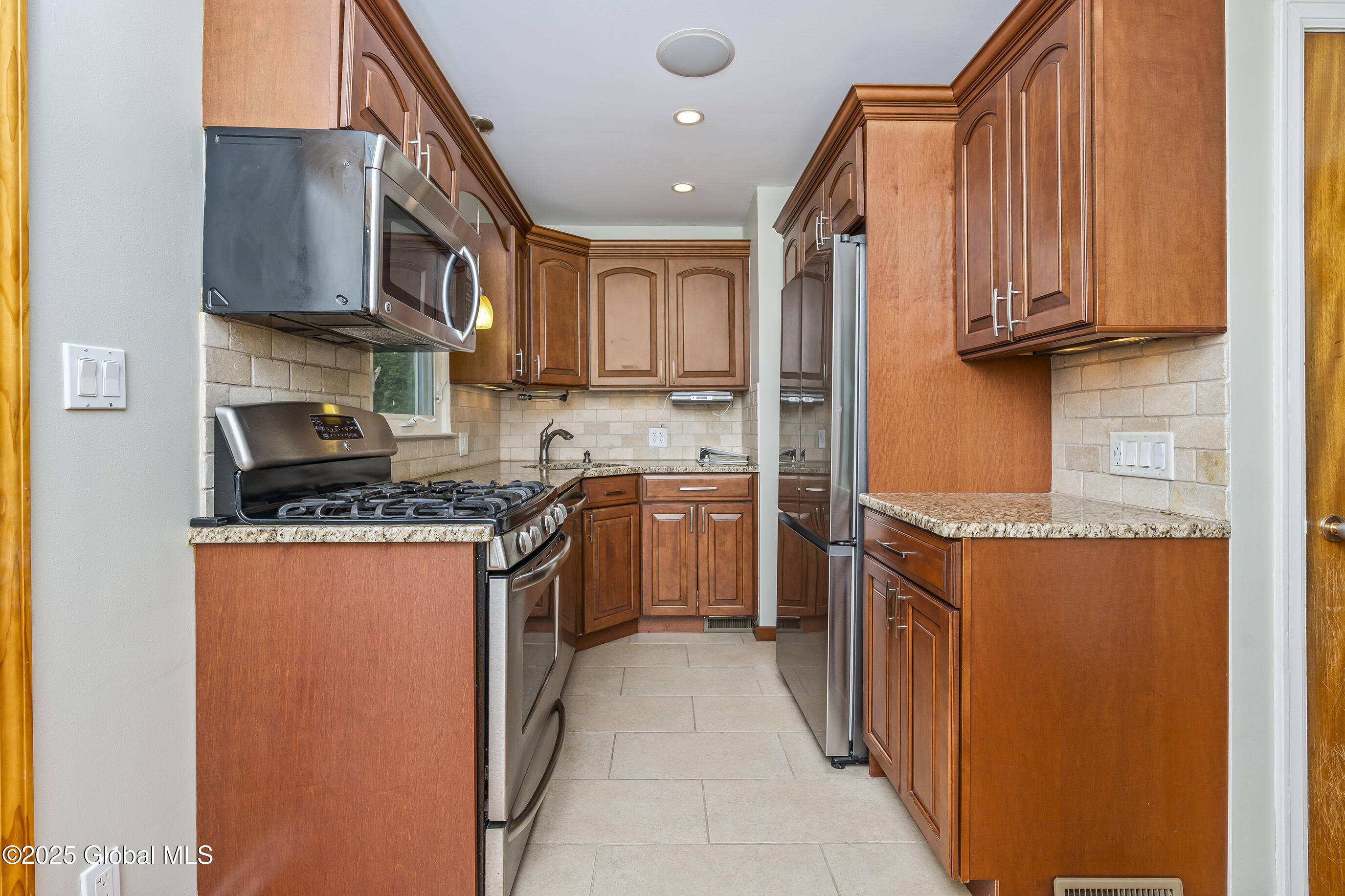 316 Kenwood Avenue, Delmar, New York image 11