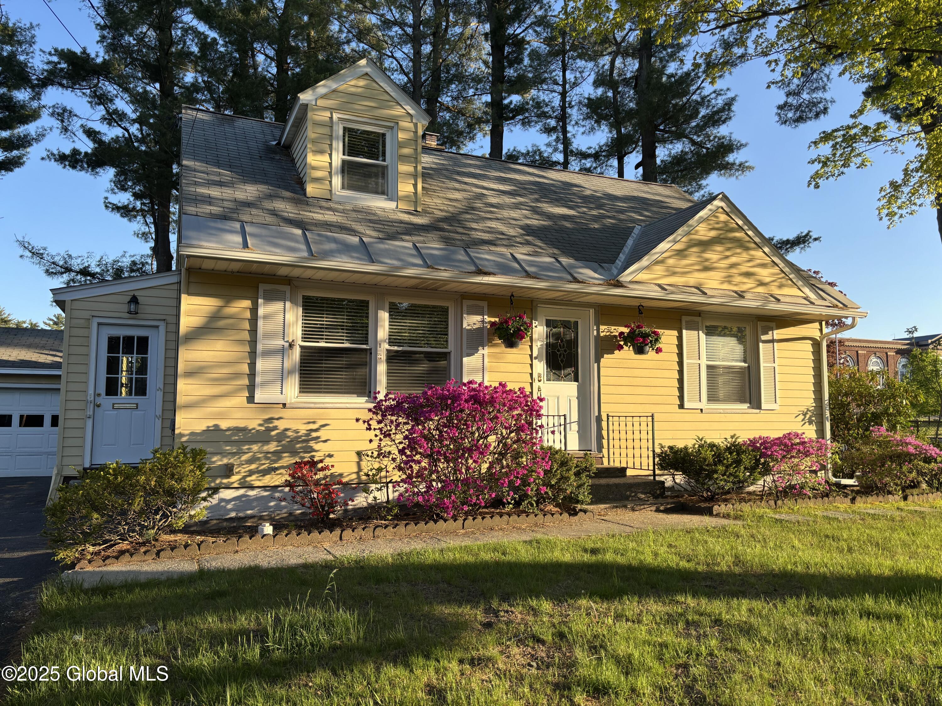 316 Kenwood Avenue, Delmar, New York image 2
