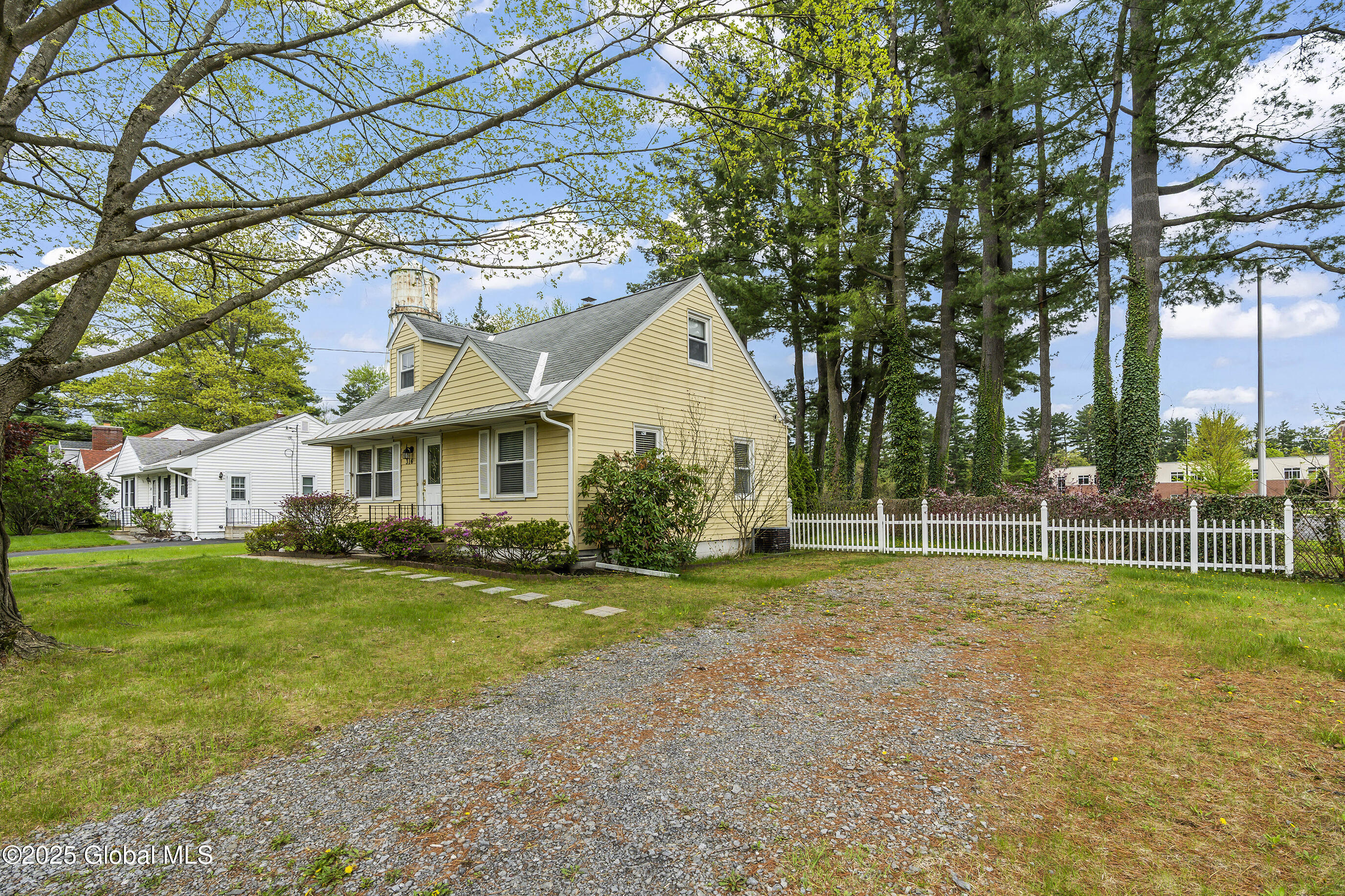 316 Kenwood Avenue, Delmar, New York image 8