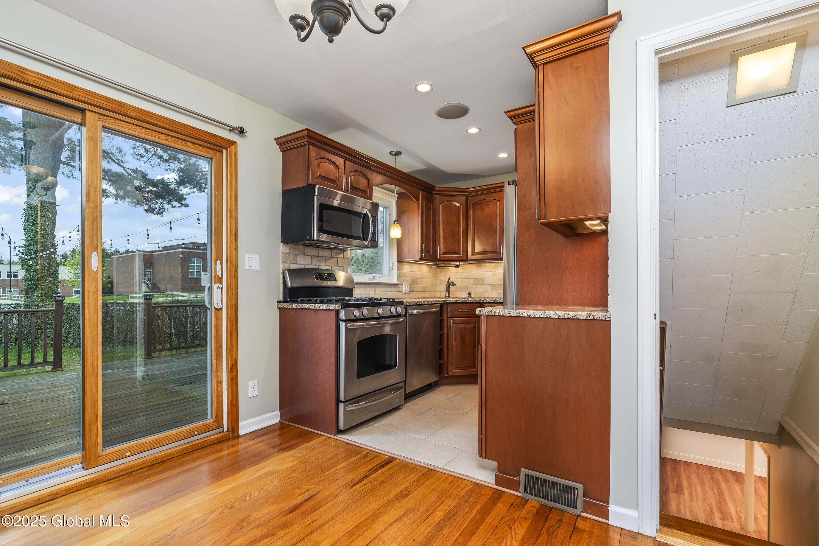 316 Kenwood Avenue, Delmar, New York image 10
