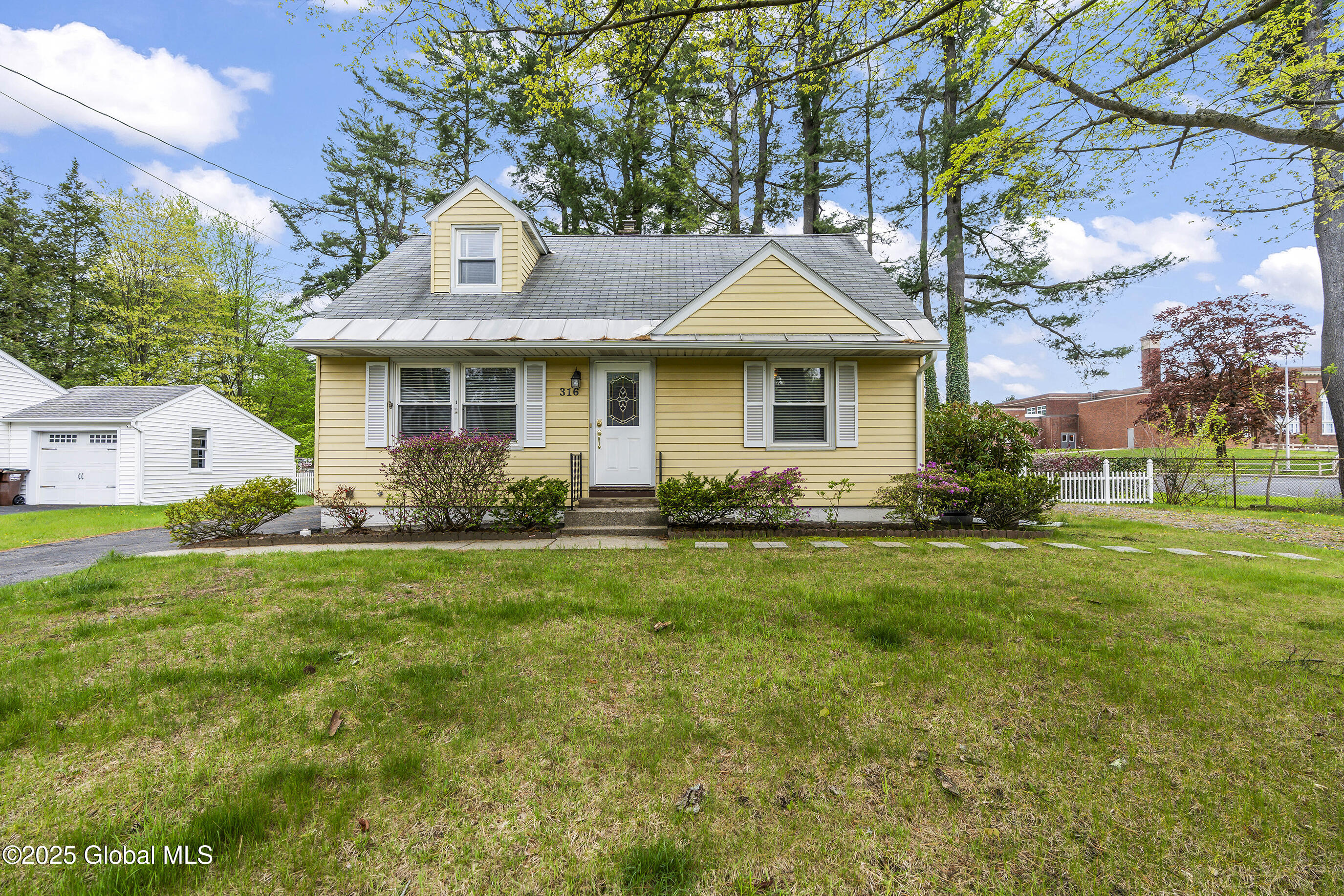 316 Kenwood Avenue, Delmar, New York image 6