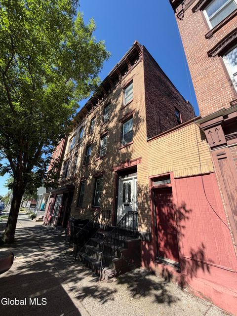 Multifamily For Sale - 179 4th Street<br/> Troy, NY 12180