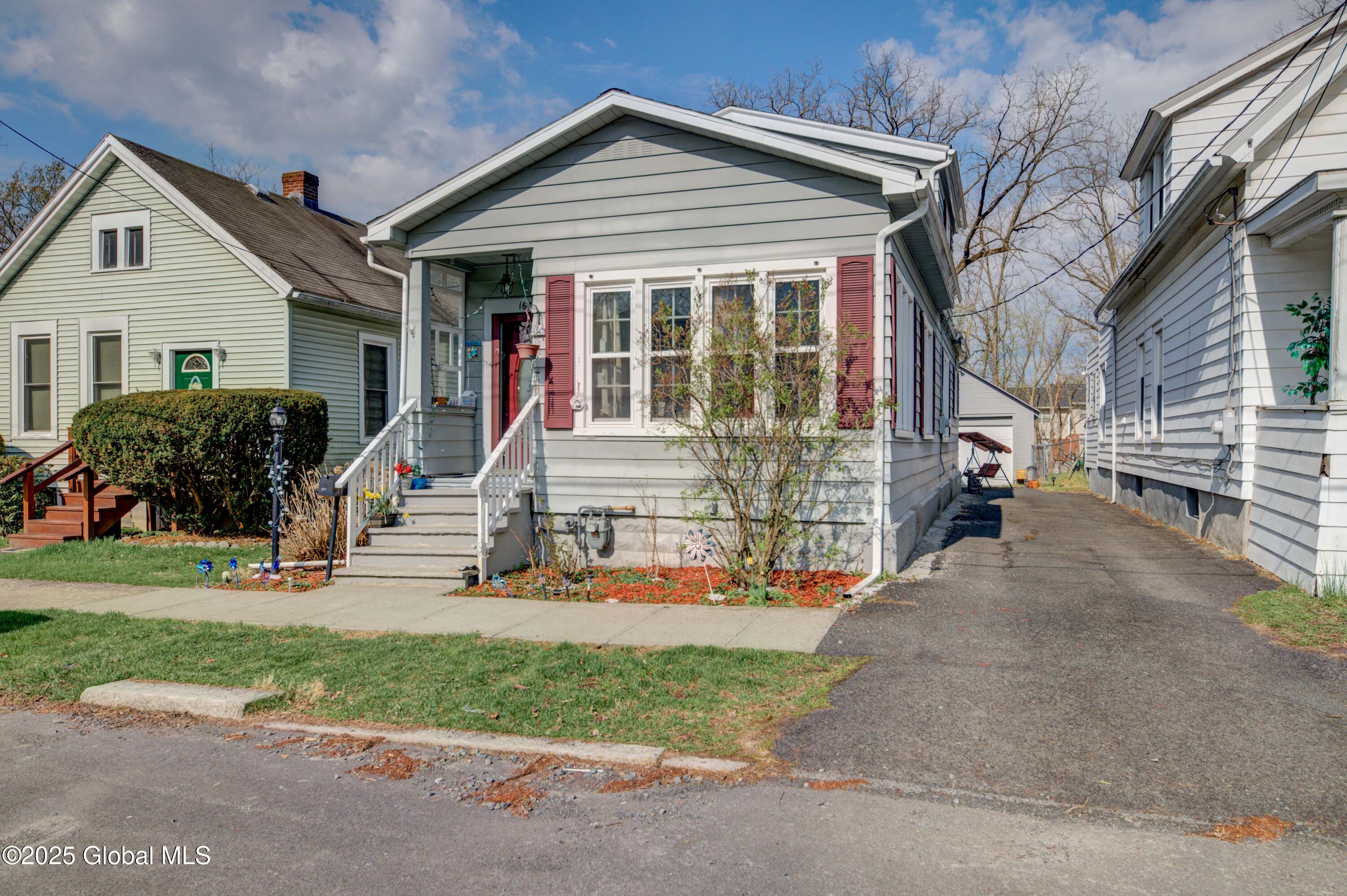 163 Simmons Avenue, Cohoes, New York image 1