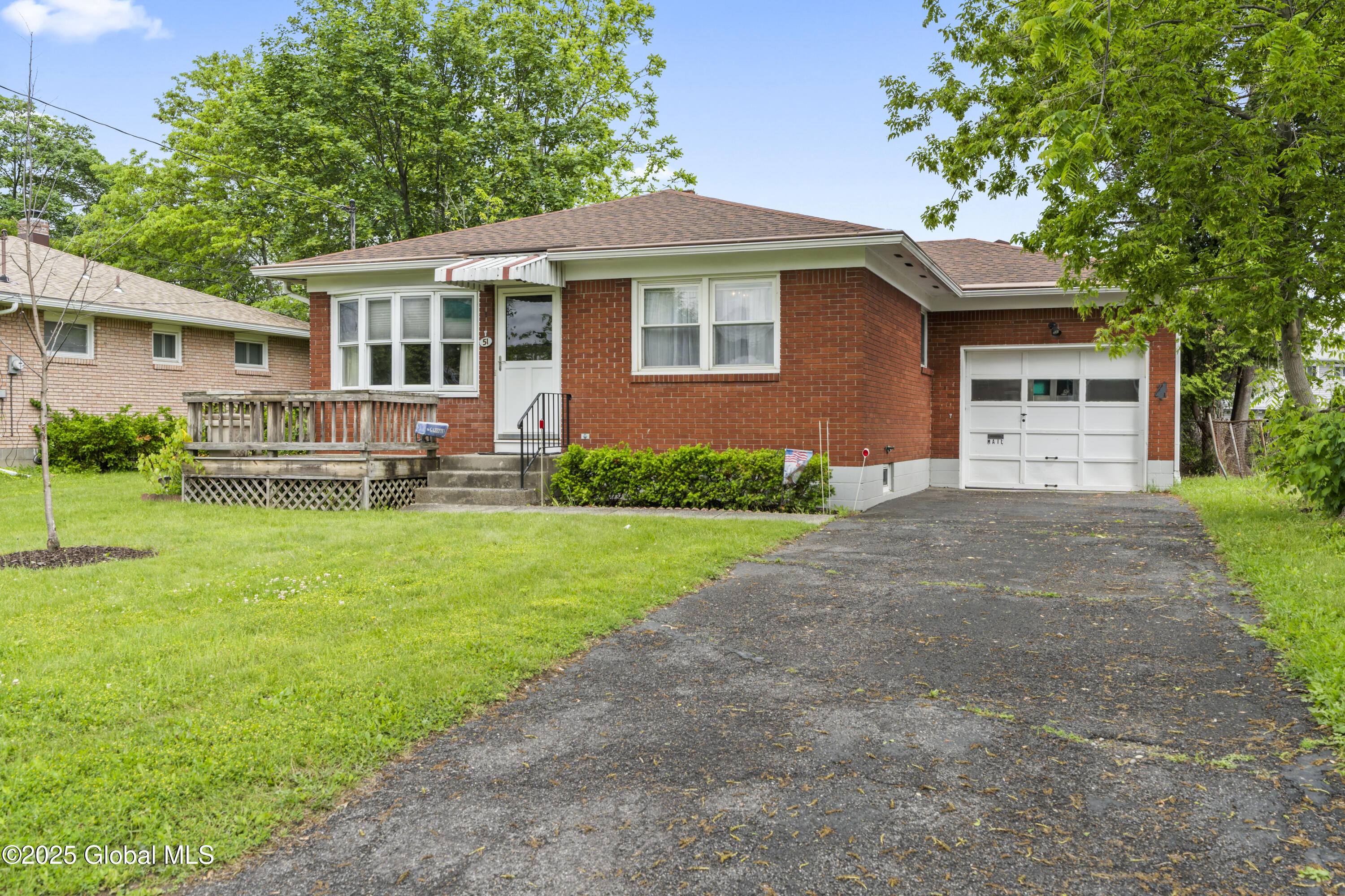 51 Tryon Court, Albany, New York image 2