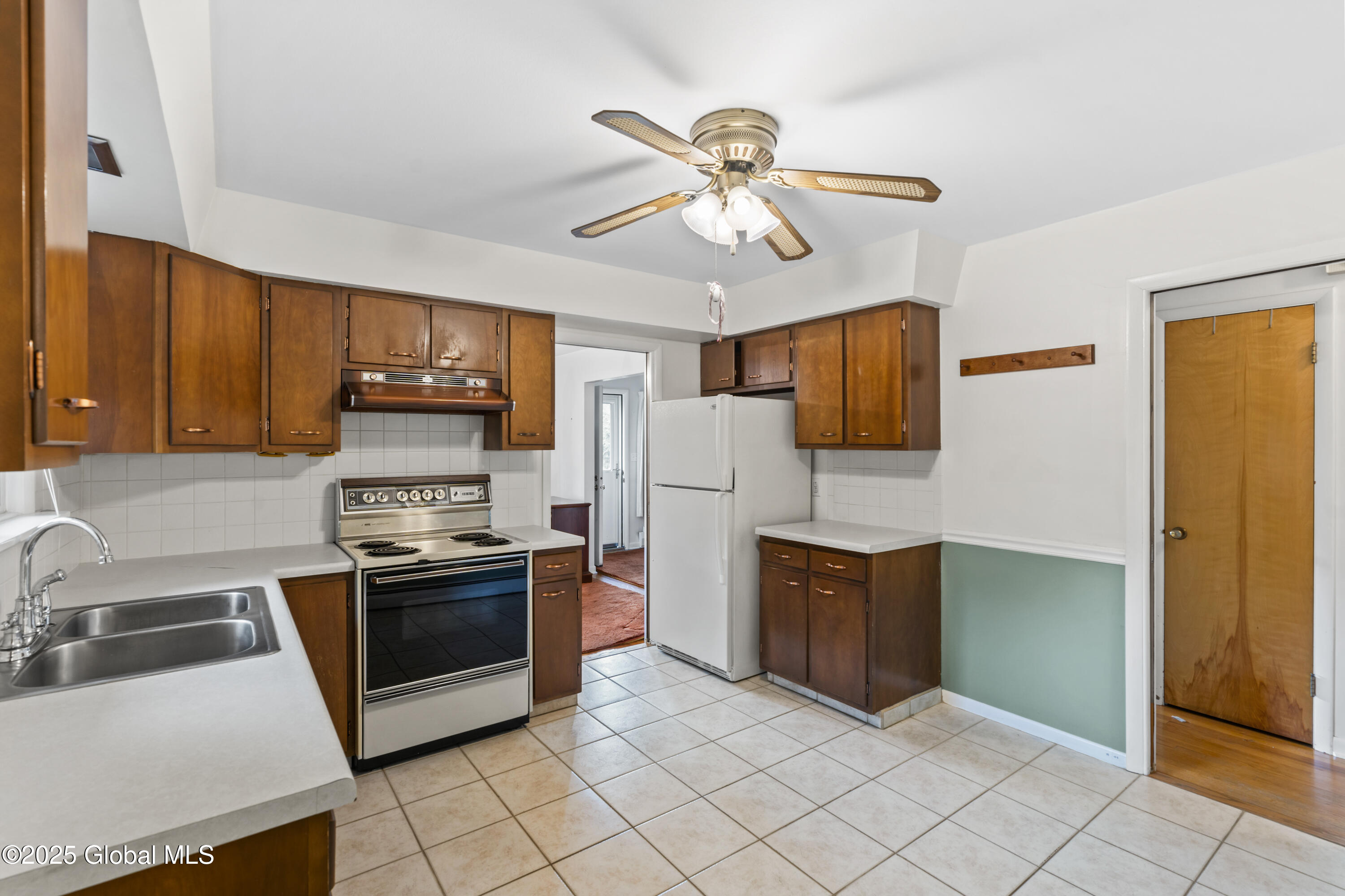 51 Tryon Court, Albany, New York image 12