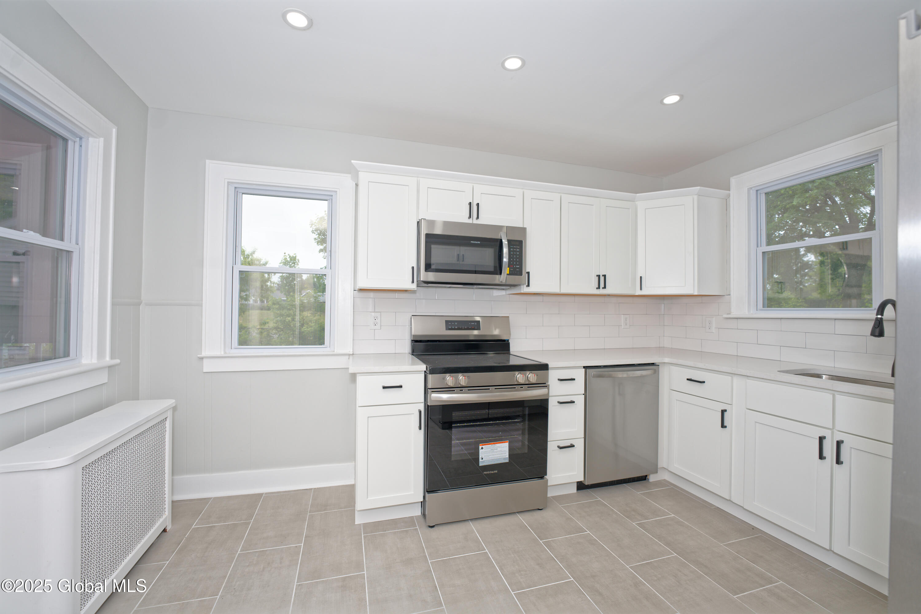 823 Curry Road, Schenectady, New York image 11
