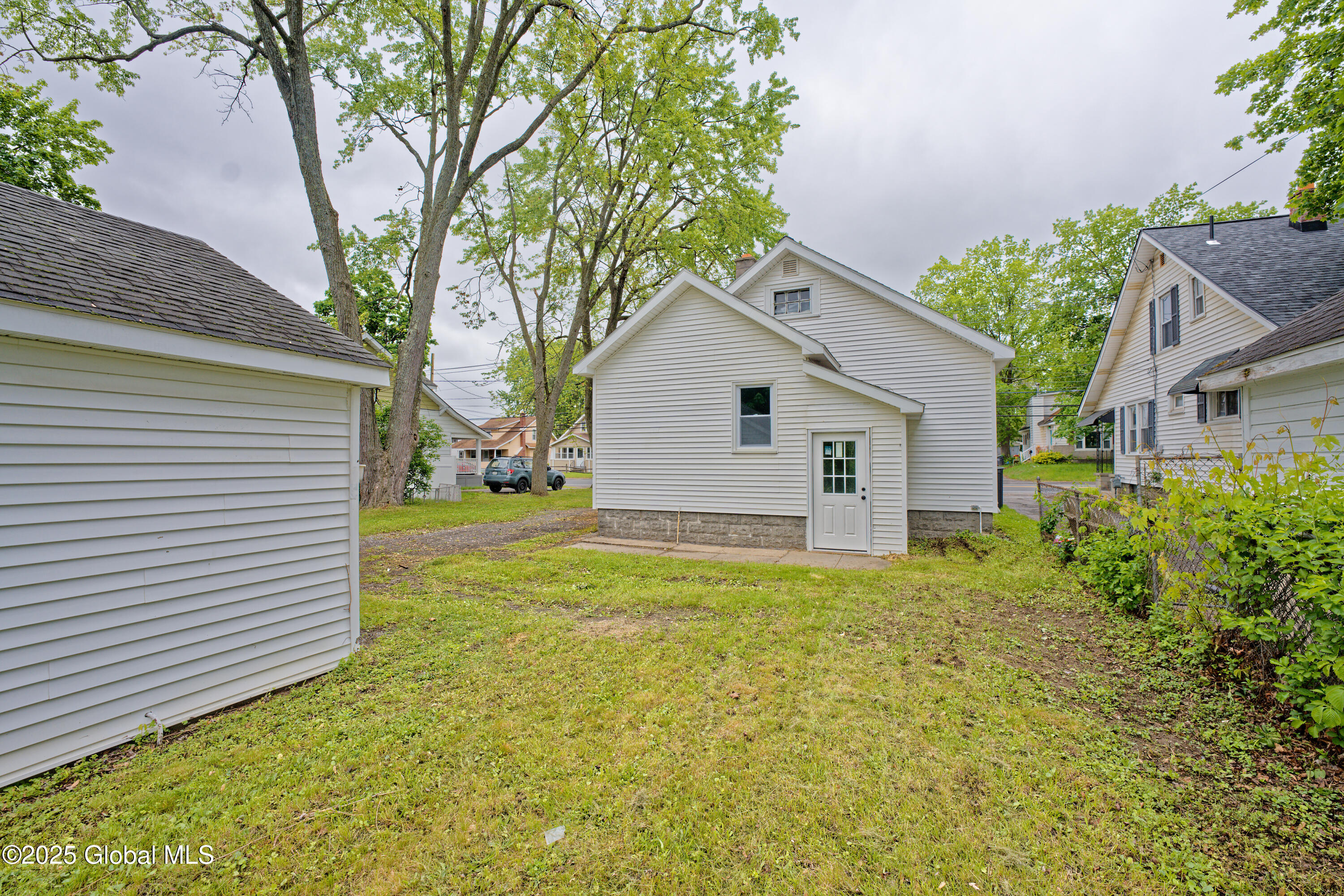 823 Curry Road, Schenectady, New York image 24