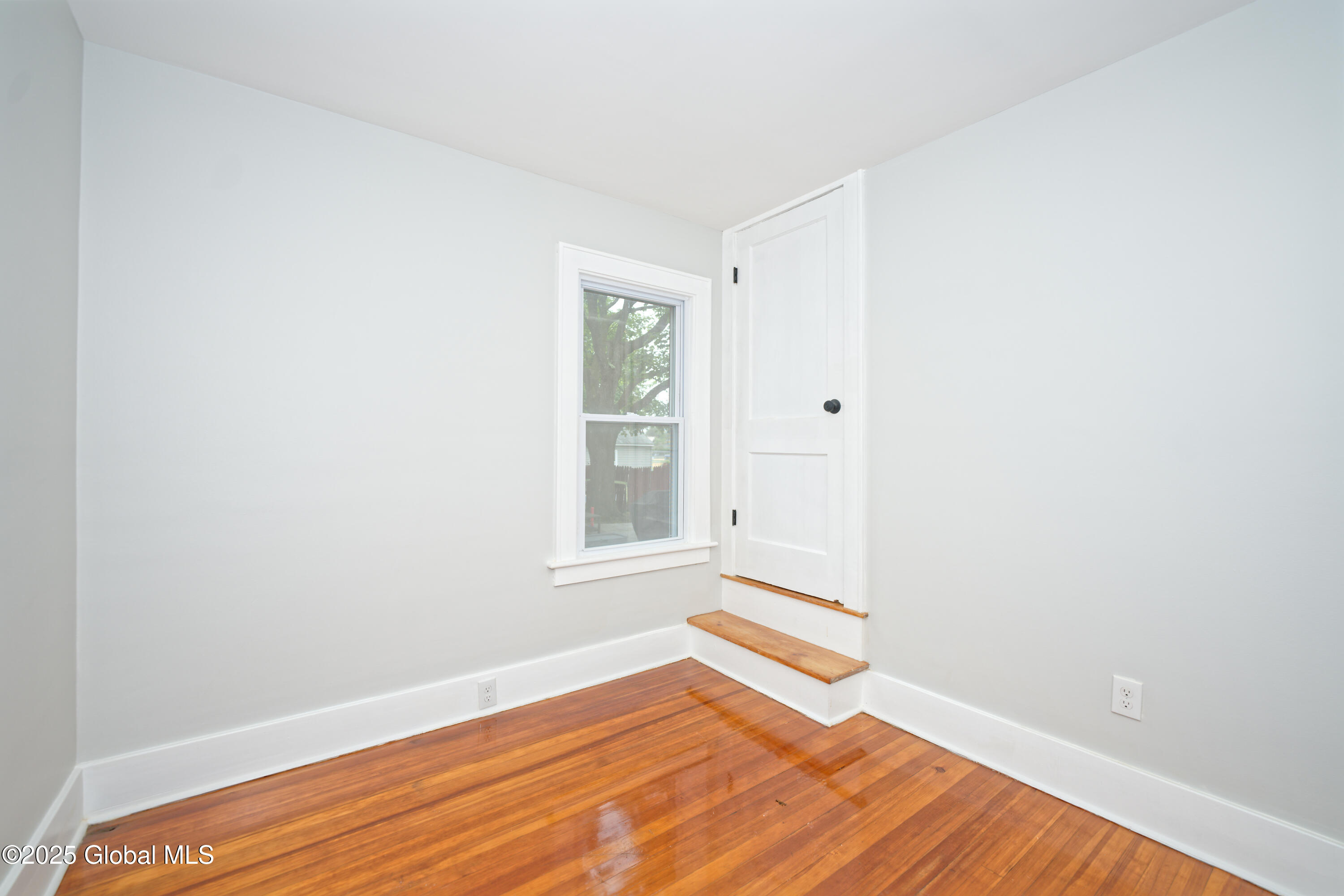 823 Curry Road, Schenectady, New York image 16