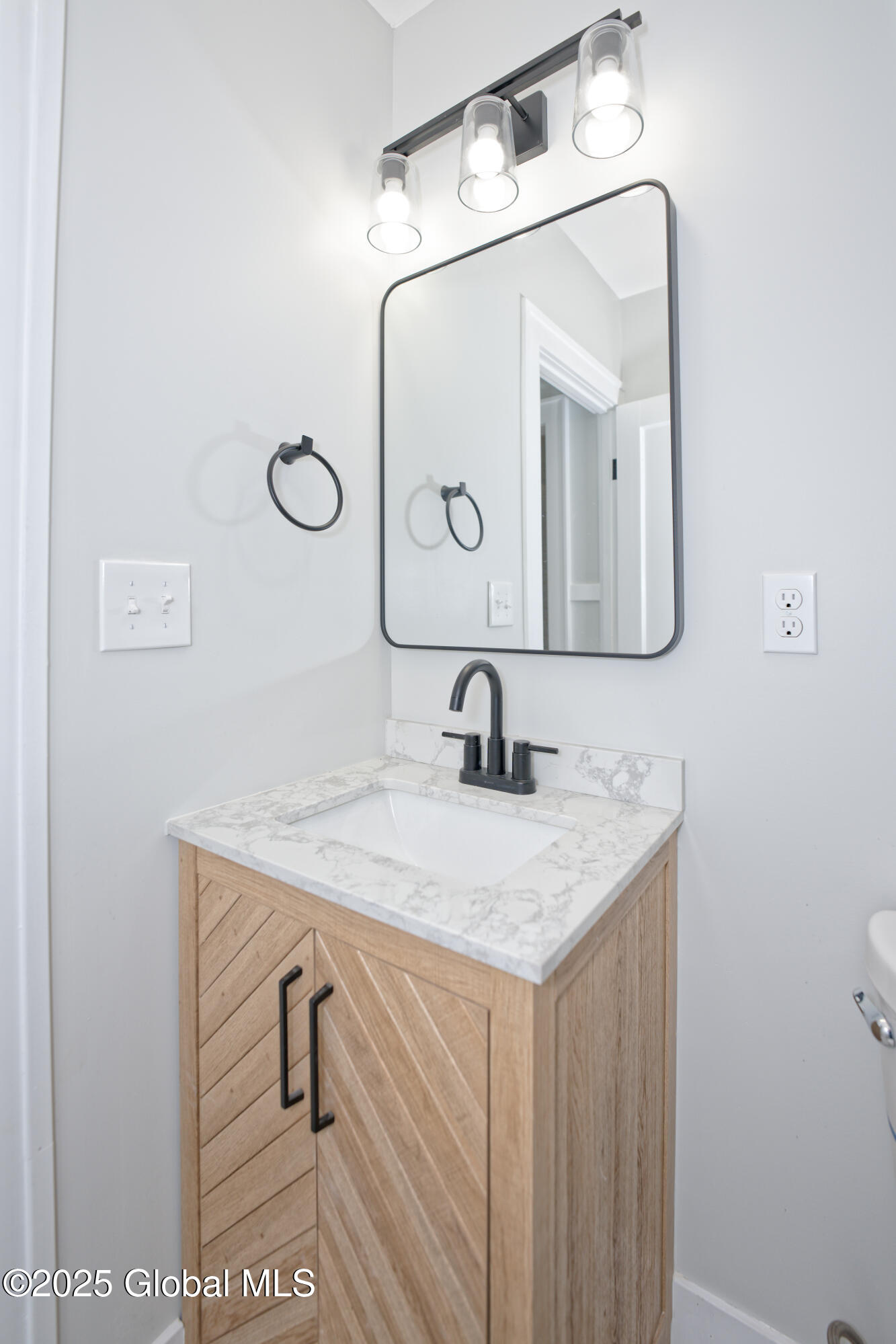823 Curry Road, Schenectady, New York image 20