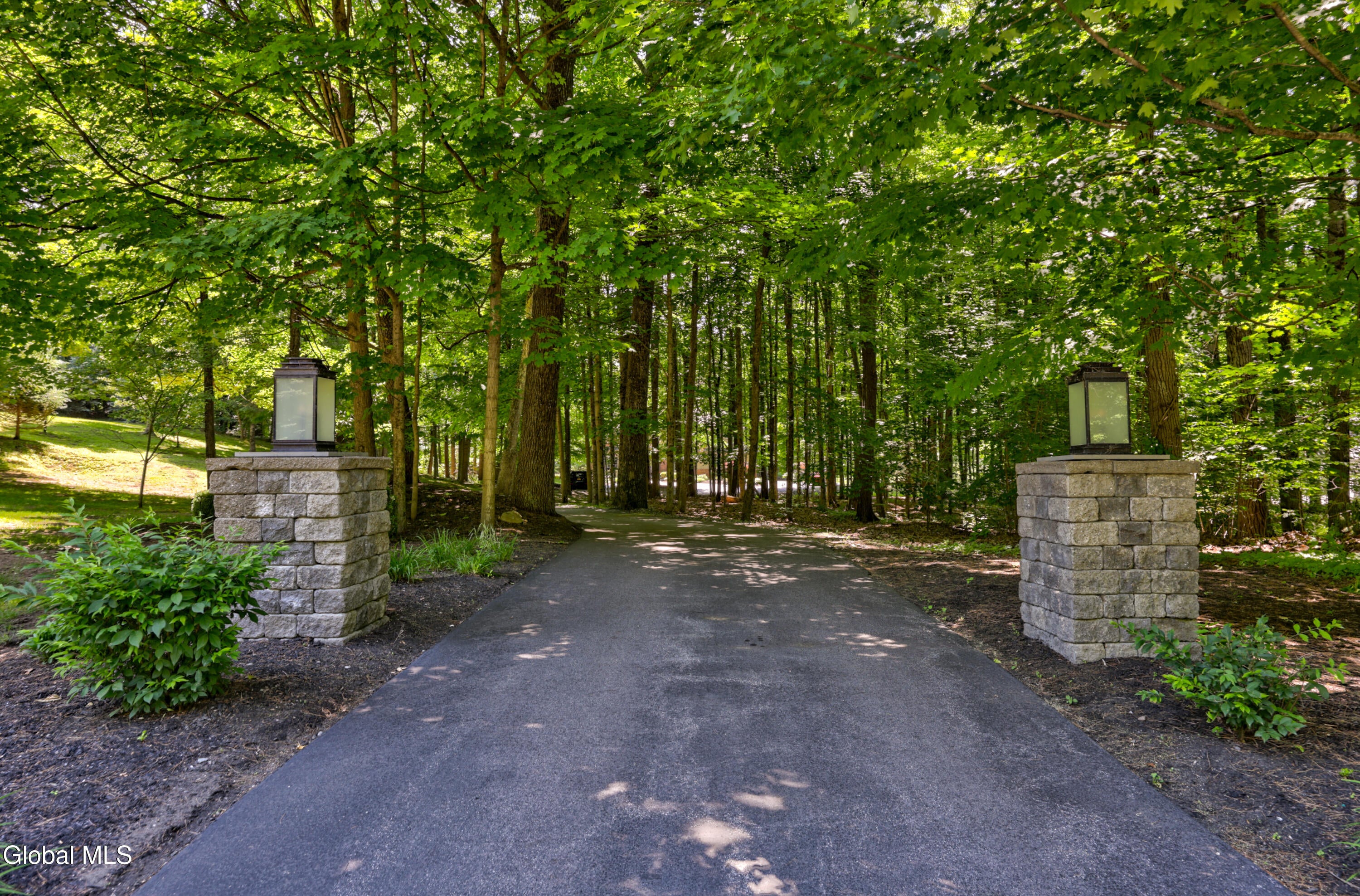 1 Oak Brook Boulevard