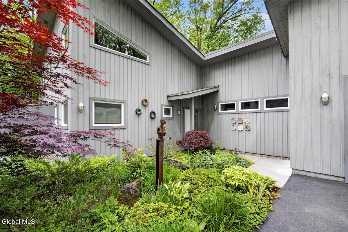 17 Ten Springs Drive
