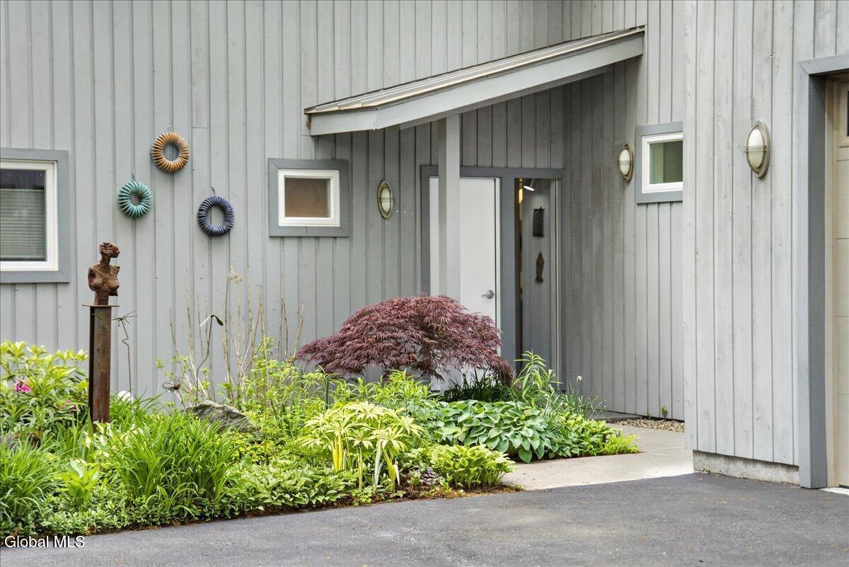 17 Ten Springs Drive