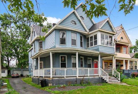 Photo of 1503 Rugby Road, Schenectady, NY 12308 (MLS # 202615523)