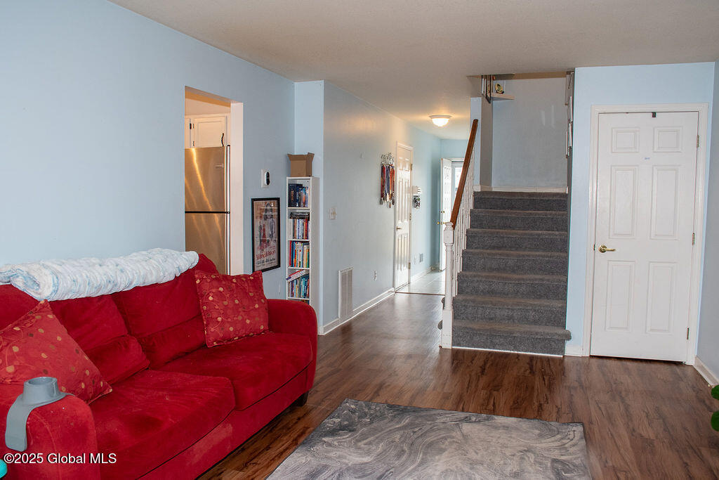 111 Bridgewood Lane, Watervliet, New York image 8
