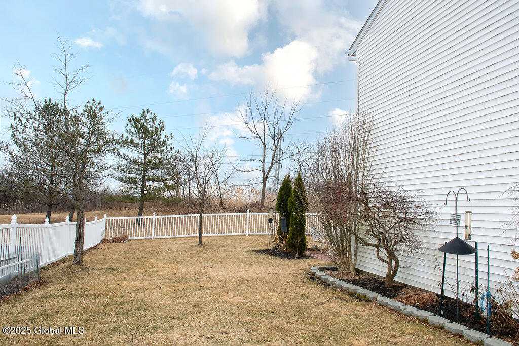 111 Bridgewood Lane, Watervliet, New York image 45