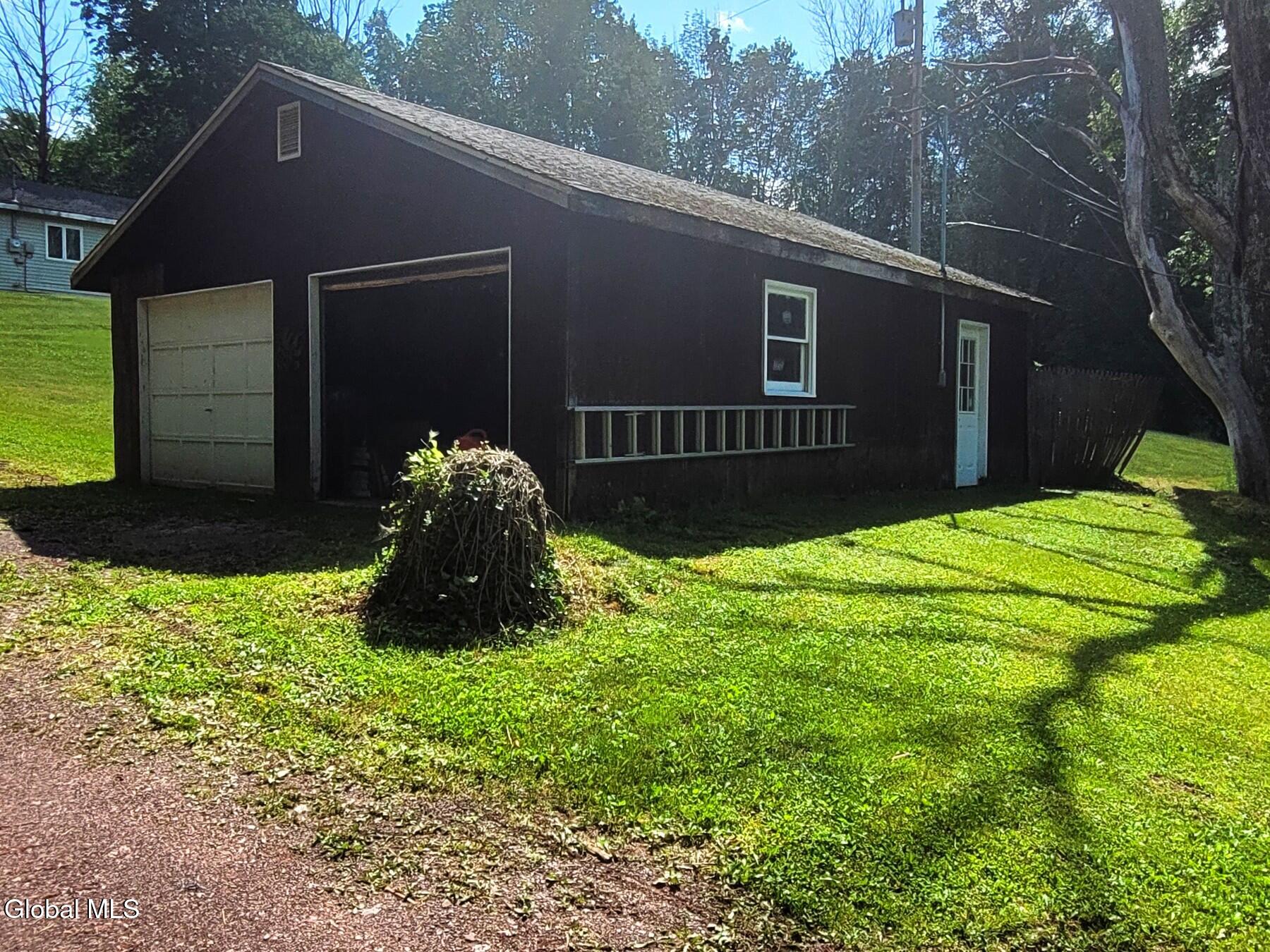 119 Brown House Road