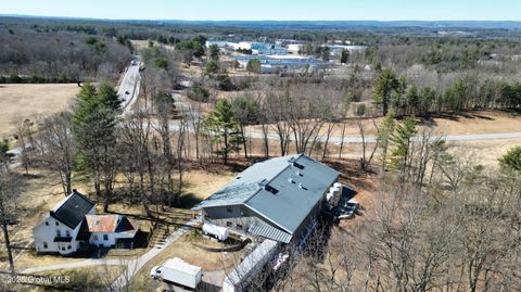 Photo of 41 Geyser Road, Saratoga Springs, NY 12866 (MLS # 202513856)