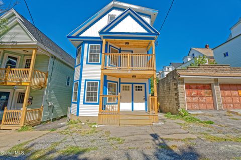 Photo of 633 Lang Street, Schenectady, NY 12308 (MLS # 202526132)