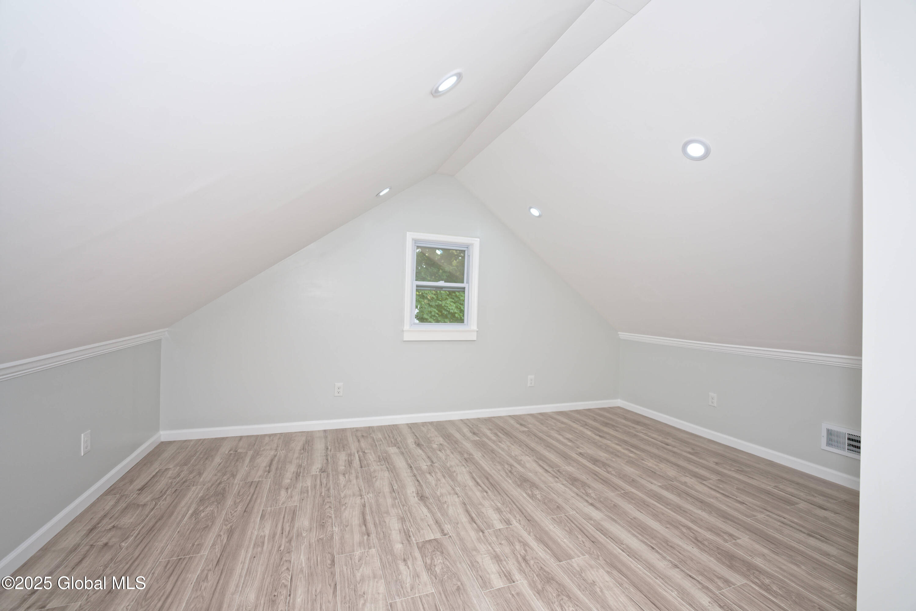 35 Wallace Street, Schenectady, New York image 26