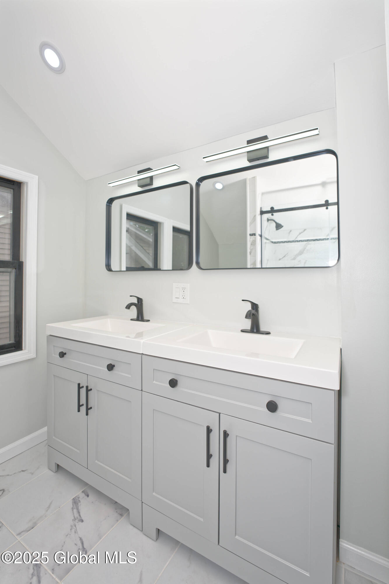 35 Wallace Street, Schenectady, New York image 31