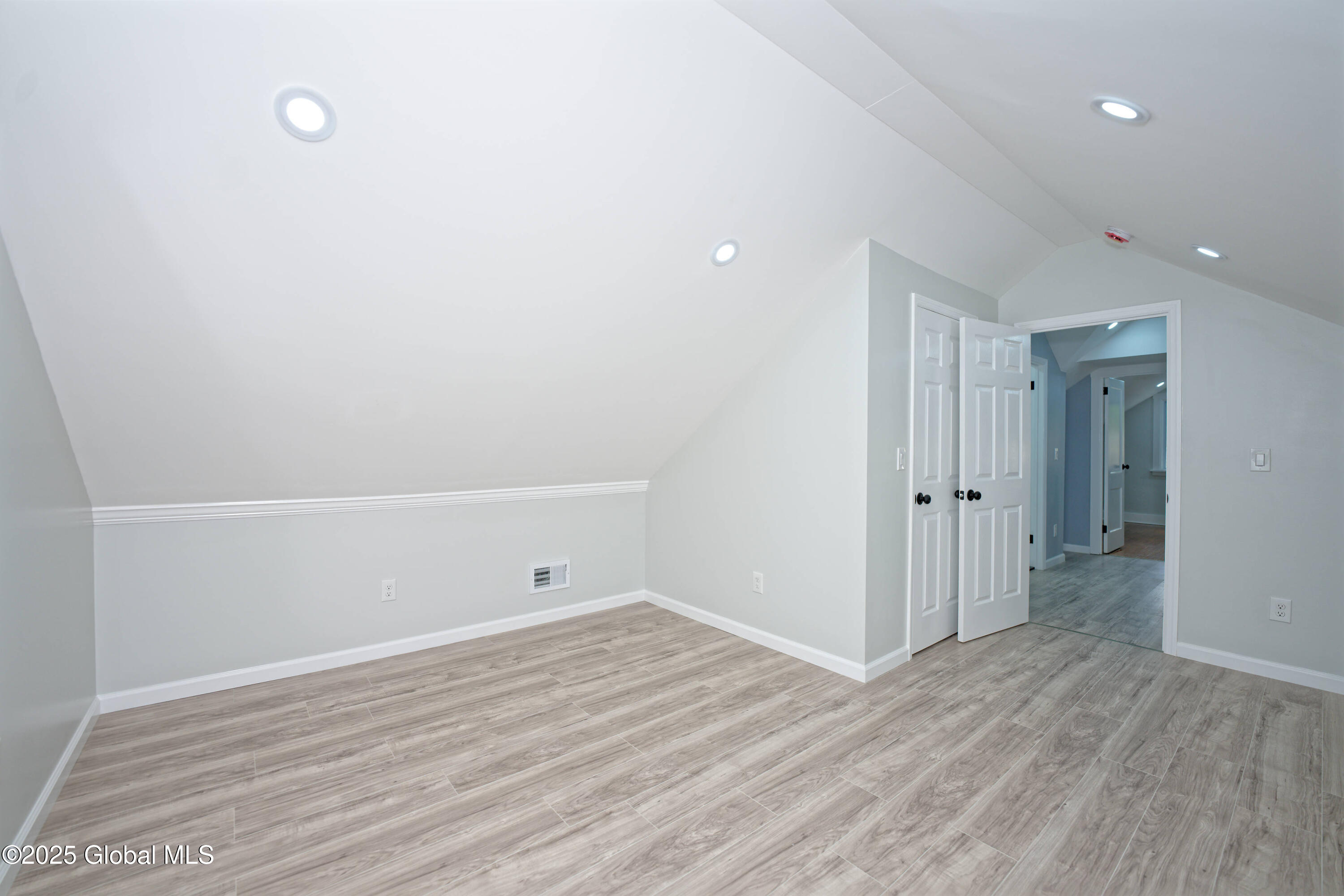 35 Wallace Street, Schenectady, New York image 27