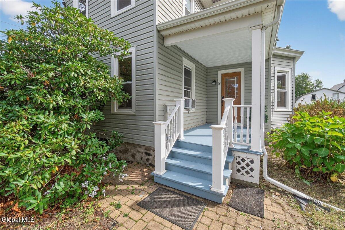 8 Orchard Street