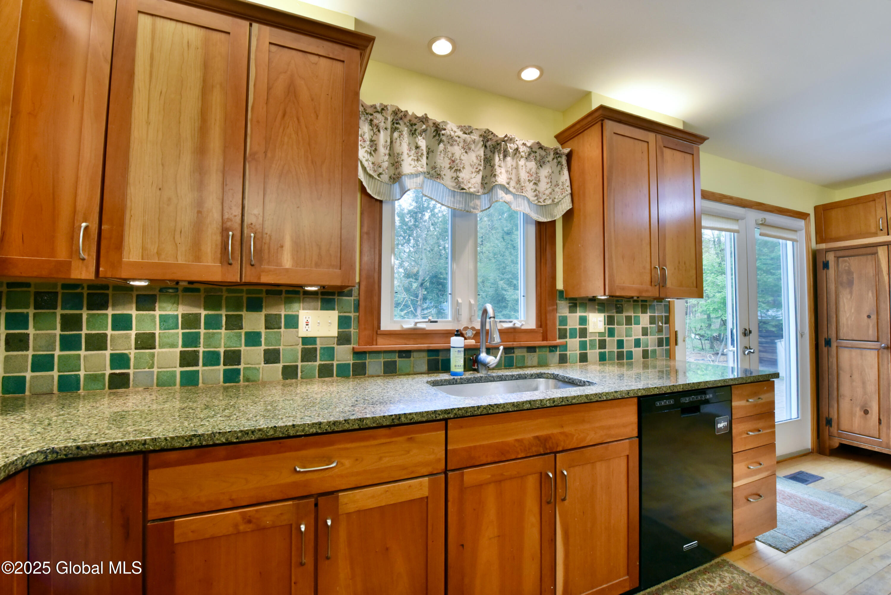 21 Cedarcrest Drive, Saratoga Springs, New York image 12